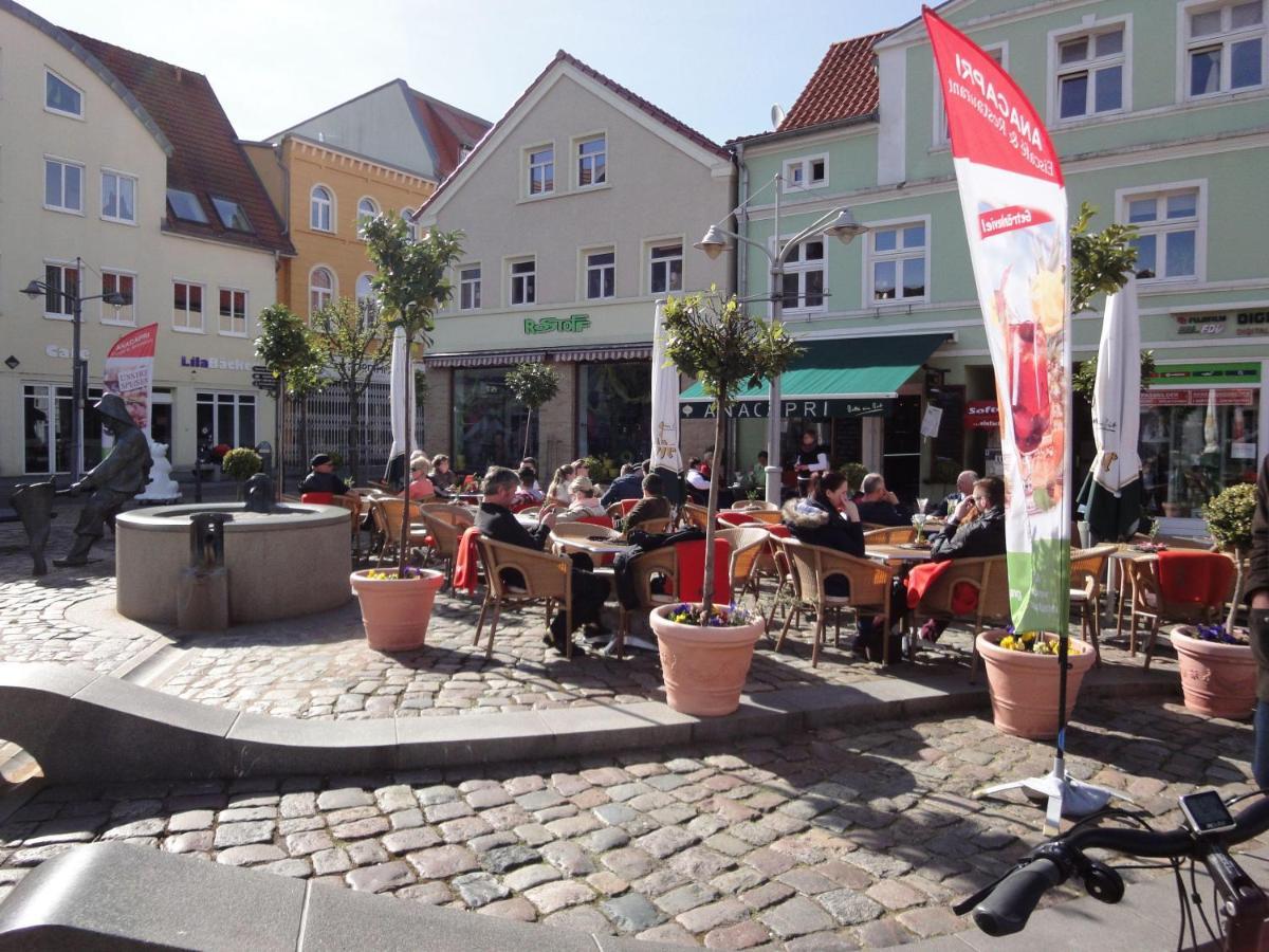 Fewo-Fuer-2-Pers-Hafenblick-2-Ueckermuende-Stettiner-Haff-Ostsee-Direkt-Yachthafen Apartment Exterior photo